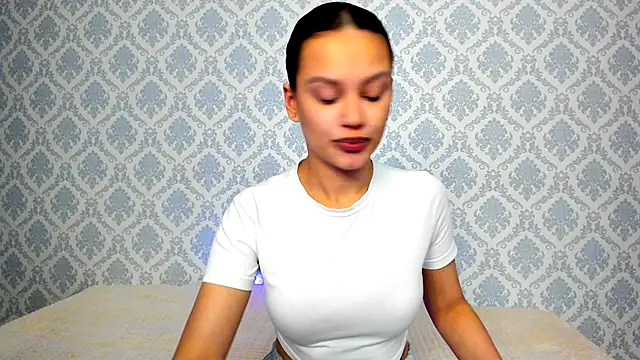 Asstetika online show from October 8, 9:41 pm