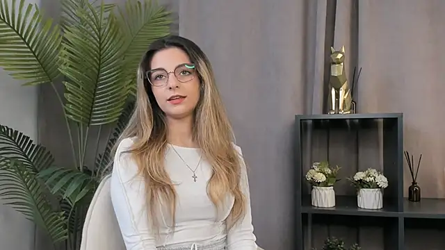LoriRolfsen online show from October 12, 8:28 am