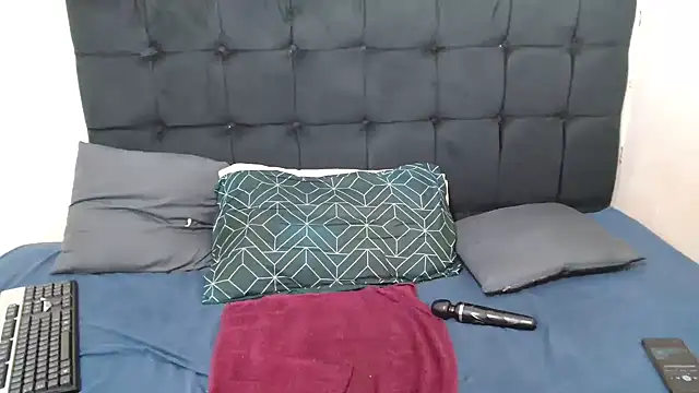 CaramelBootty online show from February 27, 5:57 pm