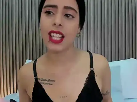 laura maite  online show from October 15, 12:19 pm