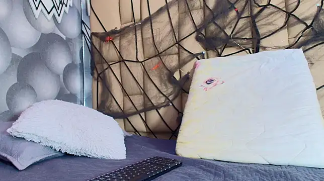 hannah teehn online show from October 23, 7:20 pm