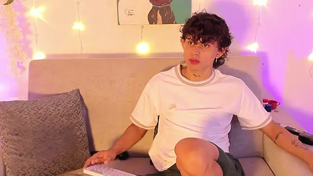 lua boy online show from March 26, 4:58 am