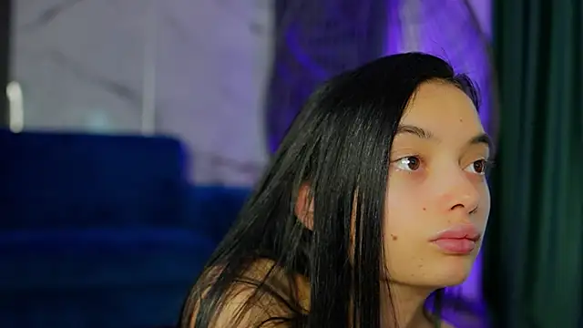 RachelRavee online show from October 11, 6:40 am