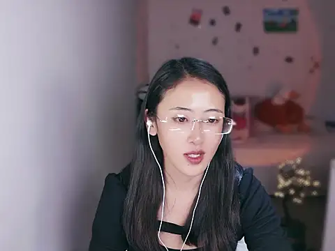 Queena  online show from January 7, 3:37 pm