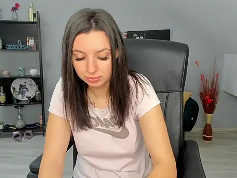 BettyJamess online show from January 14, 6:40 am