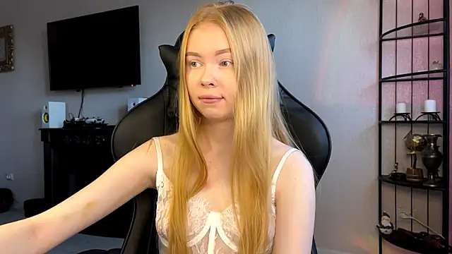 RaguelNicksons online show from November 19, 6:13 am