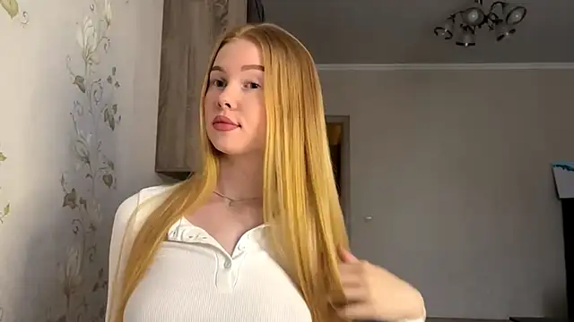 RaguelNicksons online show from October 18, 9:01 am