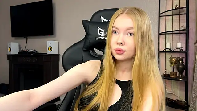 RaguelNicksons online show from November 28, 6:38 am