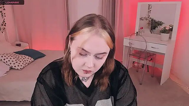 apriladdamss online show from October 13, 4:09 pm