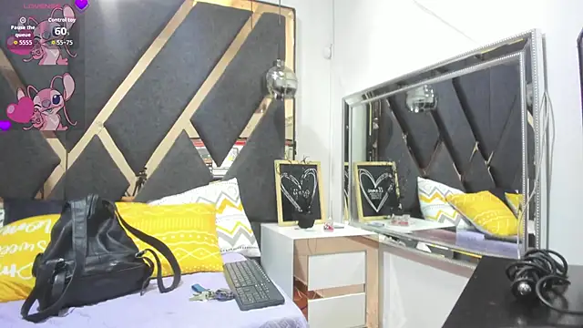 KimiAnal online show from November 17, 1:23 pm