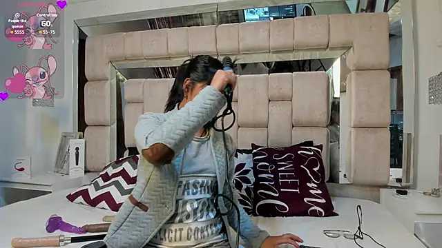 KimiAnal online show from November 6, 1:50 pm