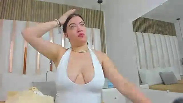 AmbarGills online show from December 2, 12:51 pm