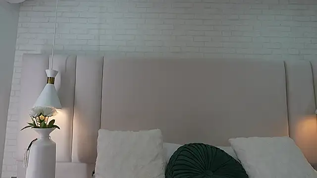 nina gb online show from May 9, 8:11 pm