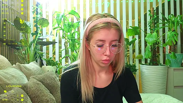 Violetttttta online show from November 10, 11:33 pm