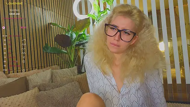 Violetttttta online show from October 11, 8:33 pm