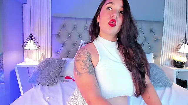 IrisWills online show from October 21, 8:57 pm