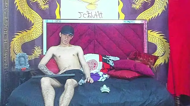 Pride couple online show from February 3, 6:40 am