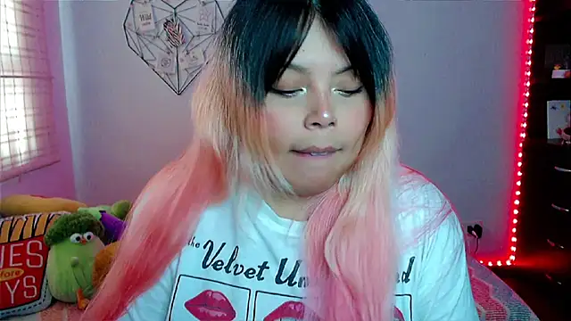 EllieMoonX online show from February 2, 10:20 pm