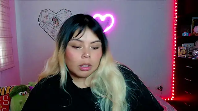 EllieMoonX online show from March 16, 8:46 pm