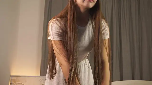 TiniBloom online show from October 10, 3:06 pm