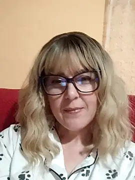 Amelialove42 online show from June 5, 8:04 pm