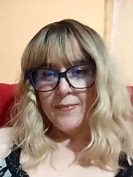 Amelialove42 online show from May 29, 7:01 pm