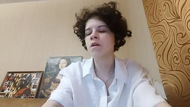 JesseniaHanney online show from October 19, 9:44 am
