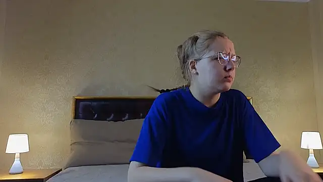 AlinaAldrete online show from October 17, 4:27 am