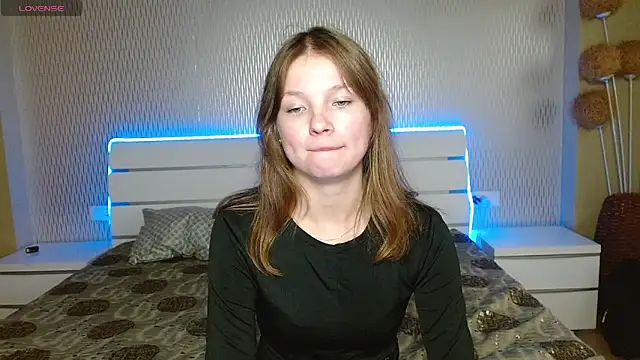 cutieblondi  online show from October 10, 2:44 pm