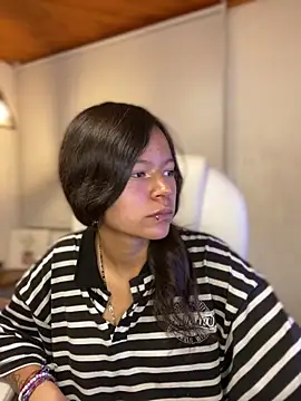 Ninfa pink online show from December 1, 8:22 pm