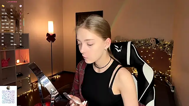 EvaPeace online show from January 10, 7:07 pm