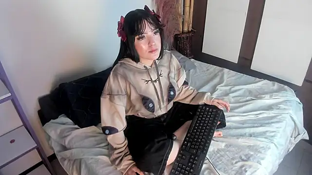 bubble  angel   online show from January 9, 11:47 am