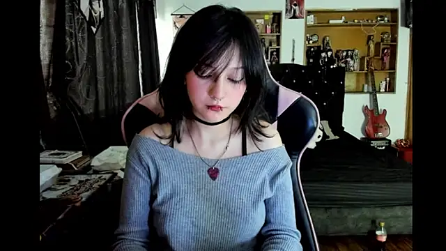 Maki Zein  online show from February 11, 8:54 pm