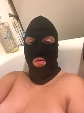 cochonnesoumise12 online show from October 24, 8:27 pm