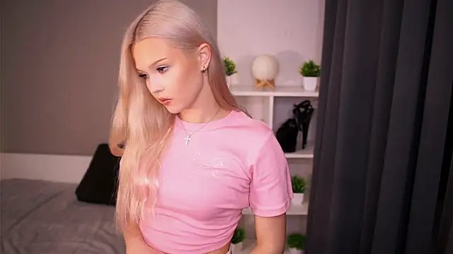 KaryTasch online show from October 19, 11:07 pm