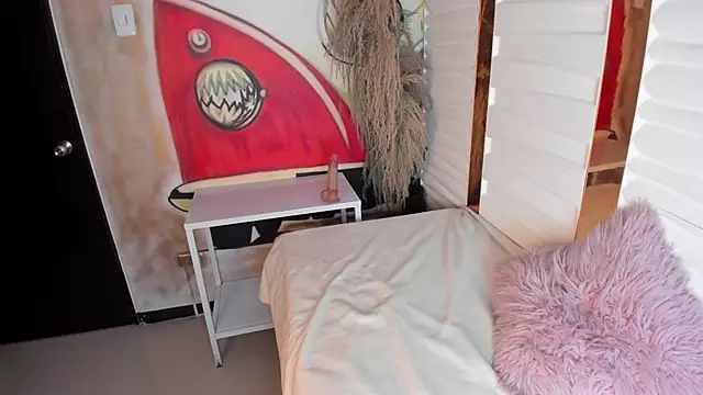 Red  Intense   online show from November 28, 8:01 pm