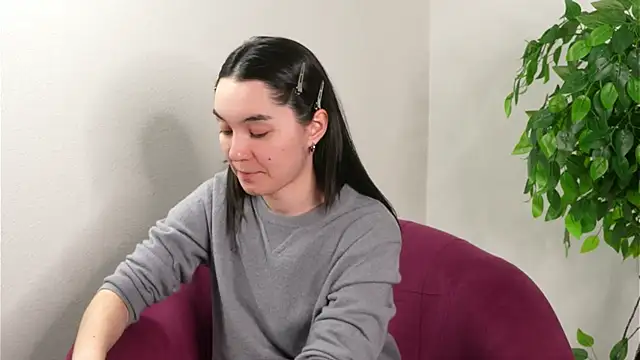 DiedreHayles online show from October 18, 11:13 am