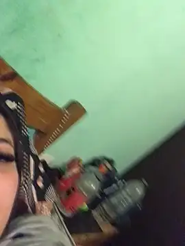 lulu20  online show from October 12, 10:12 pm