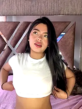 LunaMoore Pink online show from October 17, 3:04 pm