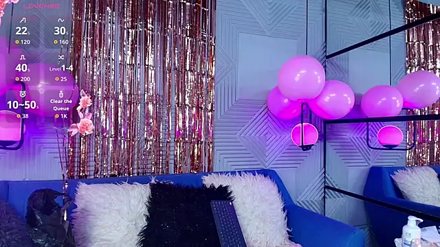 CinnamonHeat online show from November 10, 11:05 am