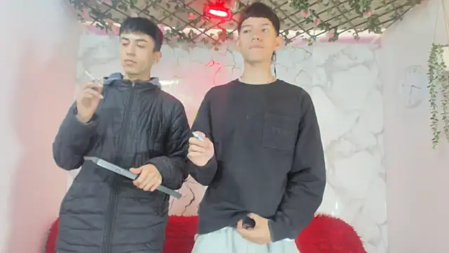 heyy noah11 online show from April 18, 1:35 pm