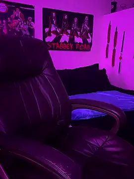 MiniMonroe online show from January 12, 1:05 pm