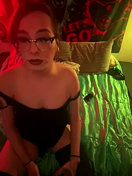 MiniMonroe online show from October 26, 12:00 pm