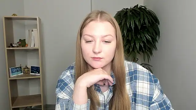 AdenaBourgois online show from October 13, 10:40 am