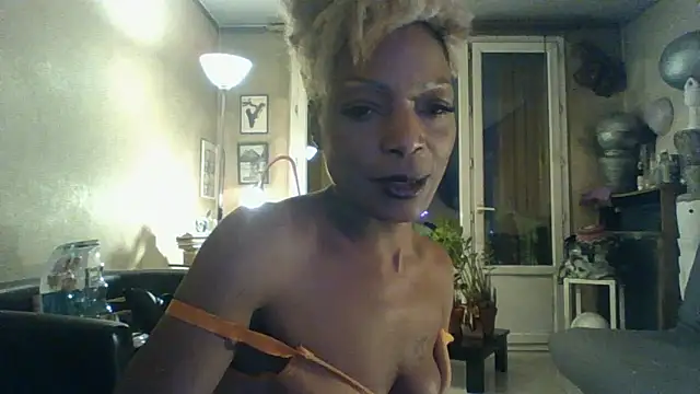 ulnaoumy online show from October 24, 5:20 pm