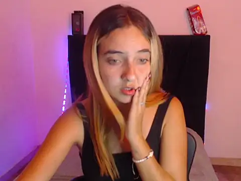 mandyy petite online show from October 17, 2:37 am