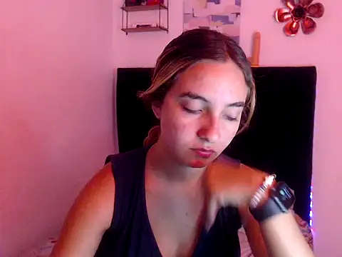 mandyy petite online show from November 5, 7:52 pm