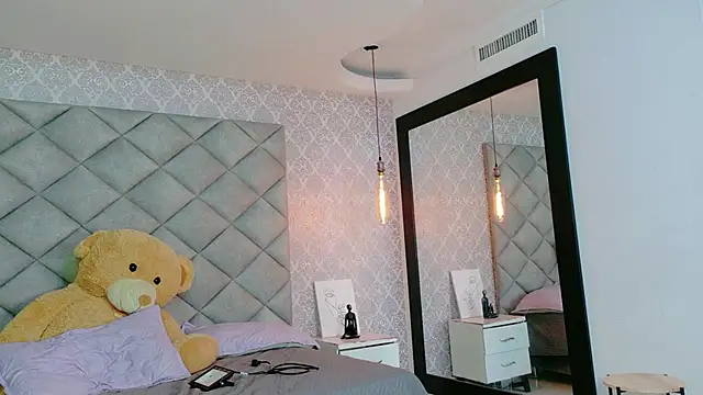 CARO ADAMS1 online show from January 13, 10:41 am