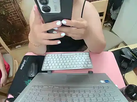 Hanna Mina online show from October 23, 2:06 am