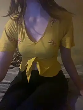 KittieCreme online show from December 5, 2:51 pm